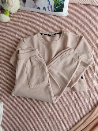 Conjunto chándal Puma rosa