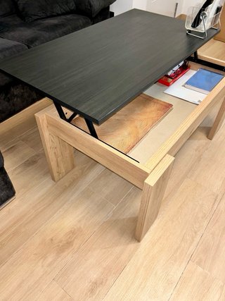Mesa de salón elevable.