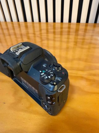 Canon EOS M50 + Objetivo Pancake 22mm