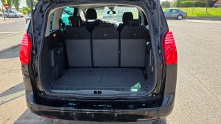 Peugeot 5008 2011