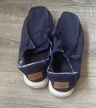 Lote: Plumífero azul, náuticos y 2 chinos beige