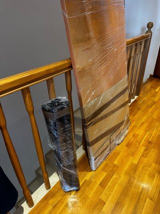 Mesa escritorio madera maciza. Ya embalada