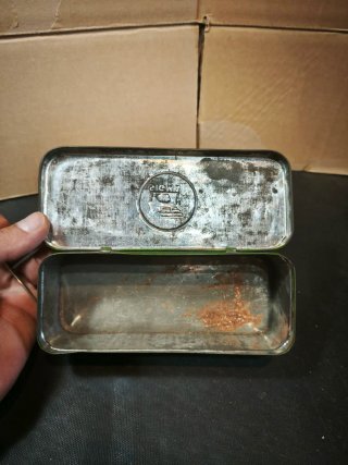 Caja metálica Sigma máquina de coser