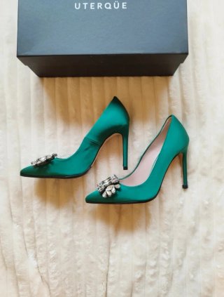 Zapatos joya de satén Uterqüe 36