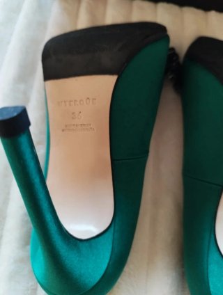 Zapatos joya de satén Uterqüe 36