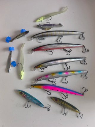 Señuelos pesca spinning varios