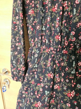 Vestido floral azul y rosa
