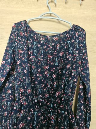 Vestido floral azul y rosa
