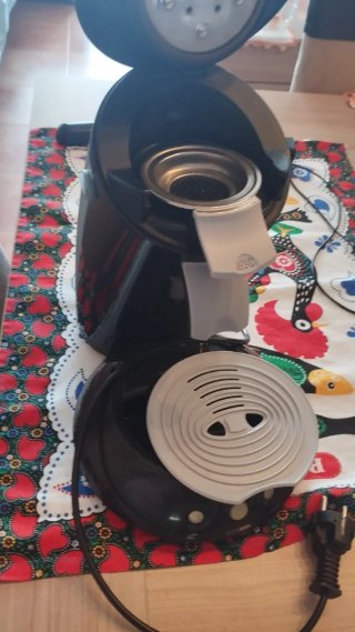 Cafetera gris y negra