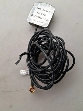 Antena GPS con conector angular