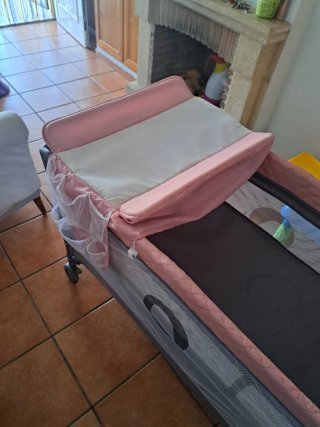 Cuna de viaje y parque infantil