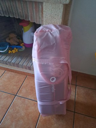 Cuna de viaje y parque infantil