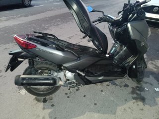 Yamaha XMAX 125 gris mate