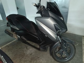 Yamaha XMAX 125 gris mate