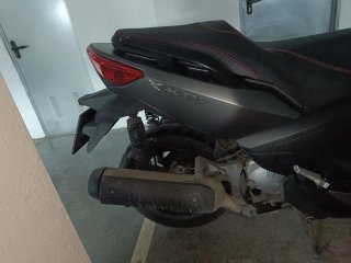 Yamaha XMAX 125 gris mate