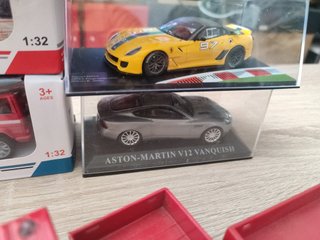 Pack Coches Miniatura Escala 1/43 y 1/32