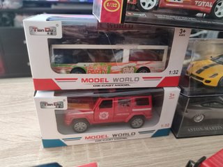 Pack Coches Miniatura Escala 1/43 y 1/32