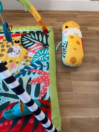 Parco giochi per bambini con attività