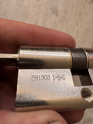 Bombillo Seguridad Tessa 60mm Leva Corta