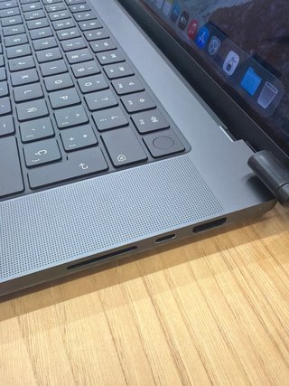 MACBOOK PRO 16" M3 18GB 512GB - GARANTÍA 12 MESES