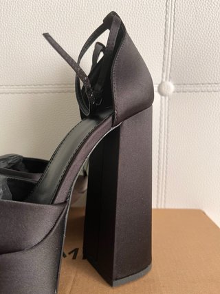 Zapatos de tacón negros talla 38