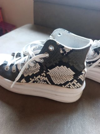 Converse Talla 39 Serpiente
