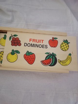 Dominó infantil de frutas