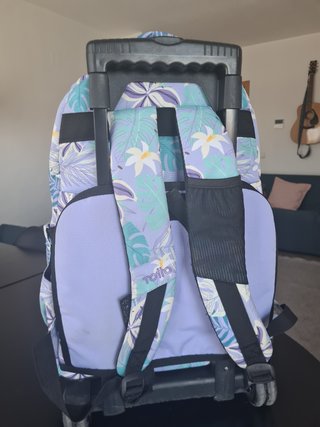 Mochila con ruedas y estampado floral