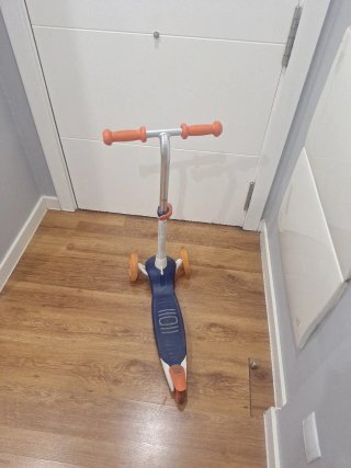 Patinete infantil 3 ruedas naranja y azul