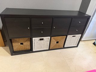 Cómoda Ikea Negra con Cestas Mimbre y Tela