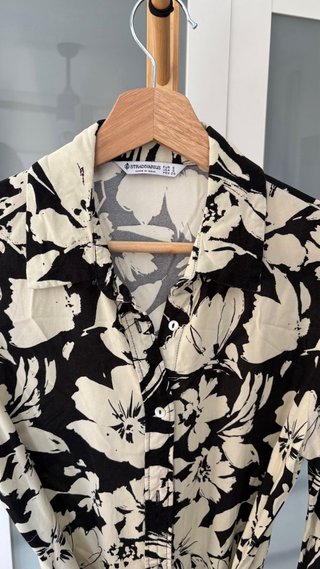 Vestido floral camisero Stradivarius