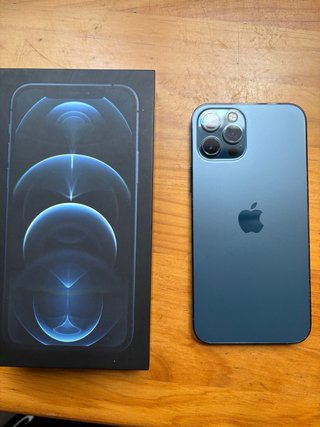 iPhone 12 Pro Blu con scatola e caricabatterie completo