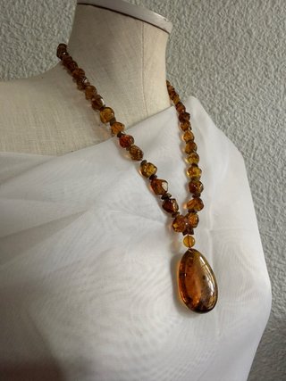 Collar de Ámbar con colgante