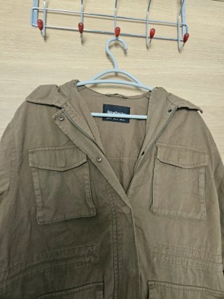 Chaqueta Stradivarius Marrón