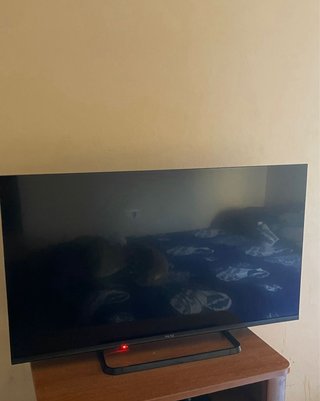 Televisión PEAQ Negra
