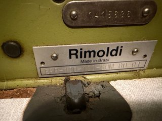 Máquina de coser industrial Rimoldi