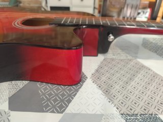 Guitarra Acústica con pié y correa