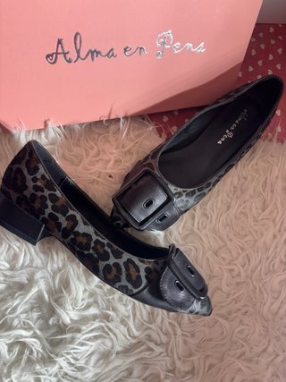 Zapatillas Alma en Pena leopardo con hebilla