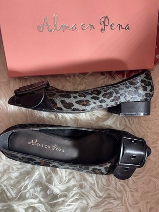 Zapatillas Alma en Pena leopardo con hebilla