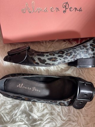 Zapatillas Alma en Pena leopardo con hebilla