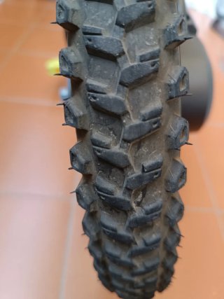 Bicicleta infantil Btwin 16 pulgadas con ruedines
