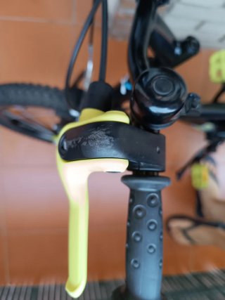 Bicicleta infantil Btwin 16 pulgadas con ruedines