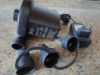 Bomba eléctrica inflador + adaptador