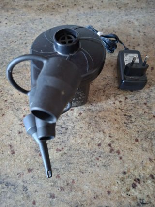 Bomba eléctrica inflador + adaptador