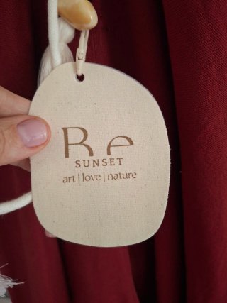 Vestido tirantes burdeos con bordados