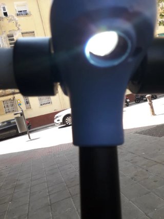 Patinete eléctrico azul