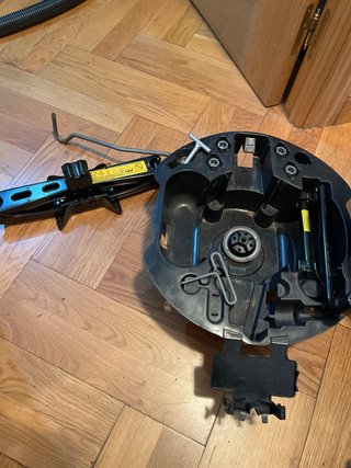 Rueda Continental R15 185/55 + cadenas + gato