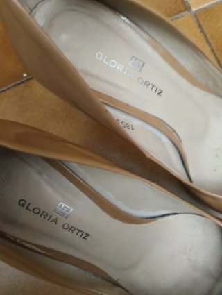 Zapatos tacón Gloria Ortiz beige perfecto estado
