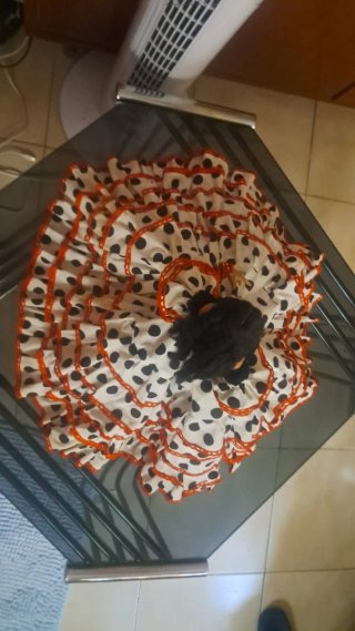 Vecchia bambola in ceramica flamenca