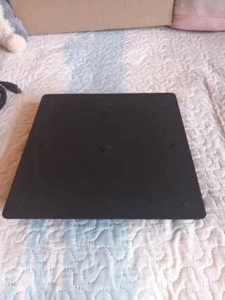 PS4 Slim 500GB + Mando + Cables